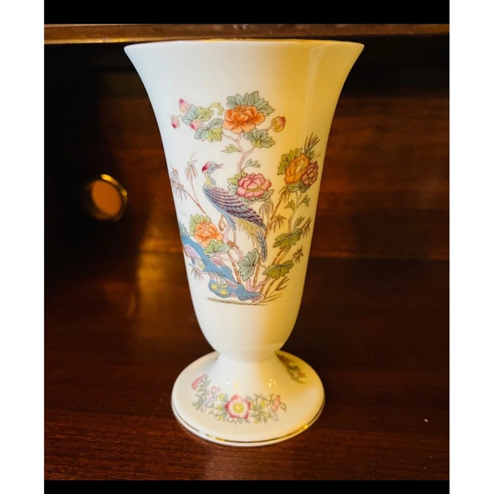 Wedgwood Kutani Crane Bone China Trumpet Vase Made in England 6.25 Inch